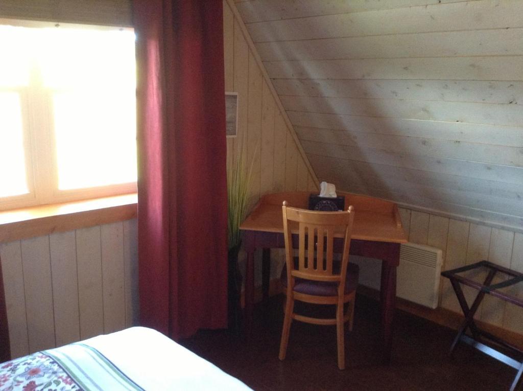 Gite Au Coin De La Berge Perce Room photo